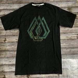 Men’s sm Volcom shirt